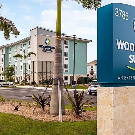 Woodspring Suites Naples Golden Gate Buitenkant foto