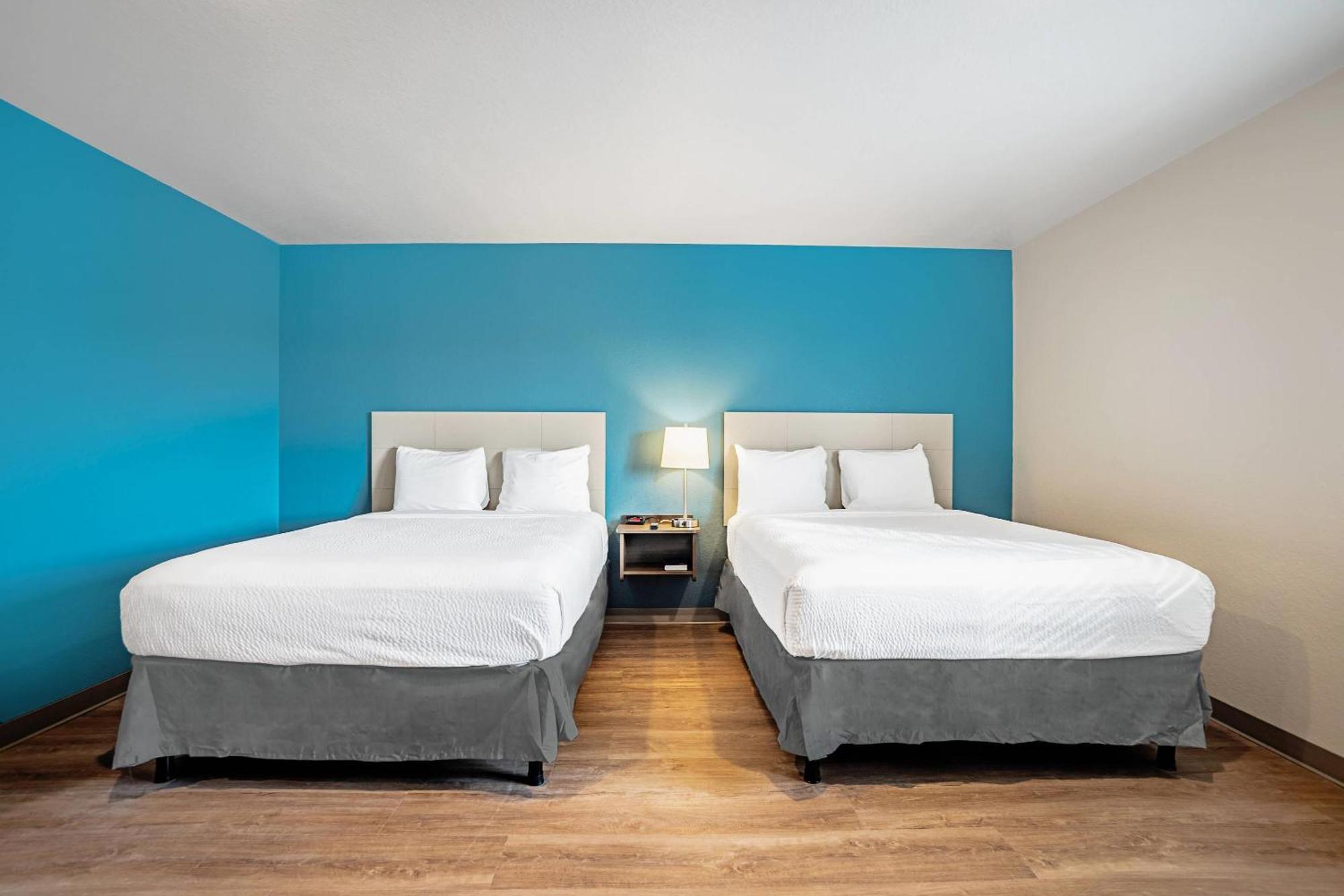 Woodspring Suites Naples Golden Gate Buitenkant foto