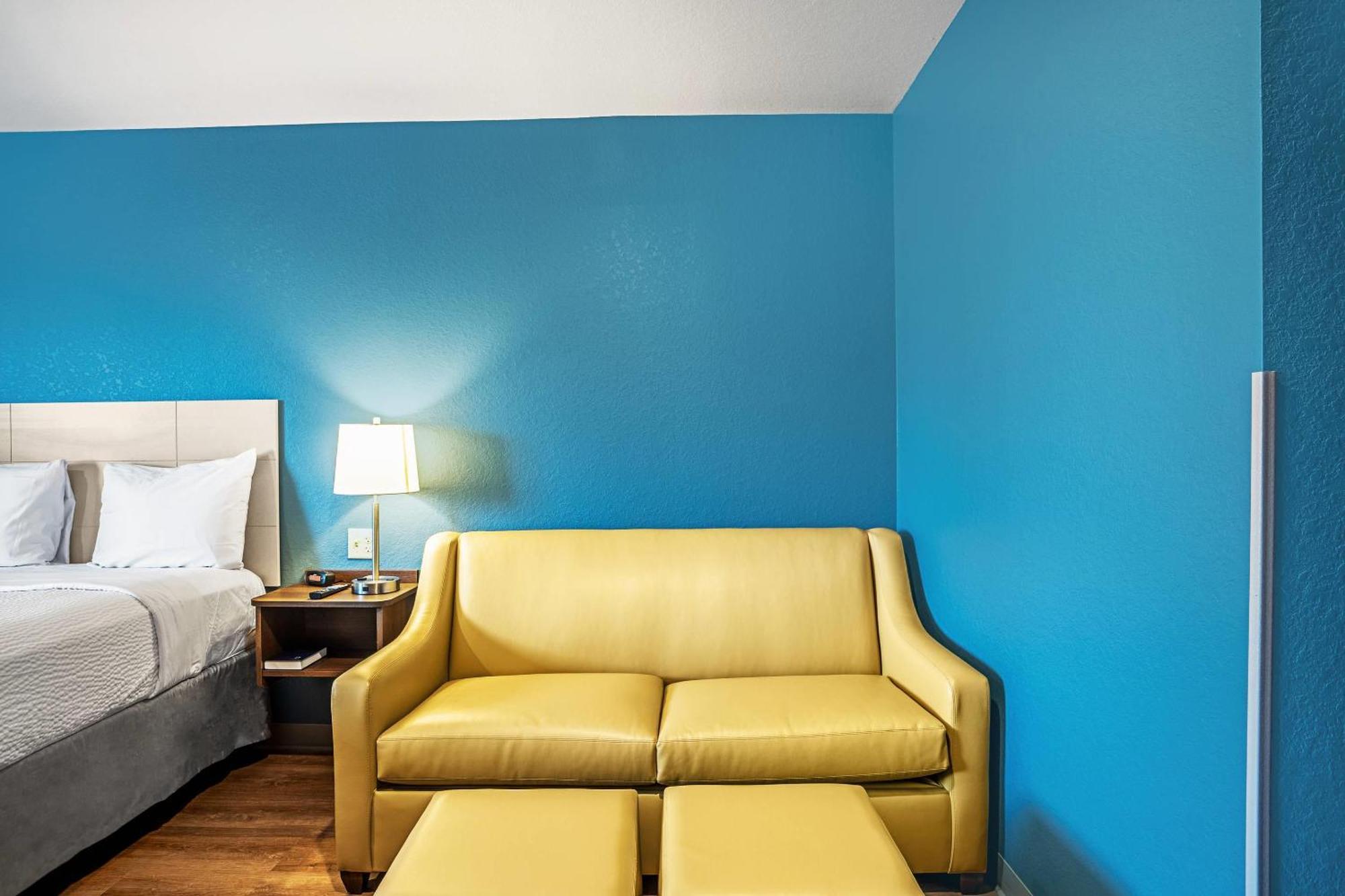 Woodspring Suites Naples Golden Gate Buitenkant foto