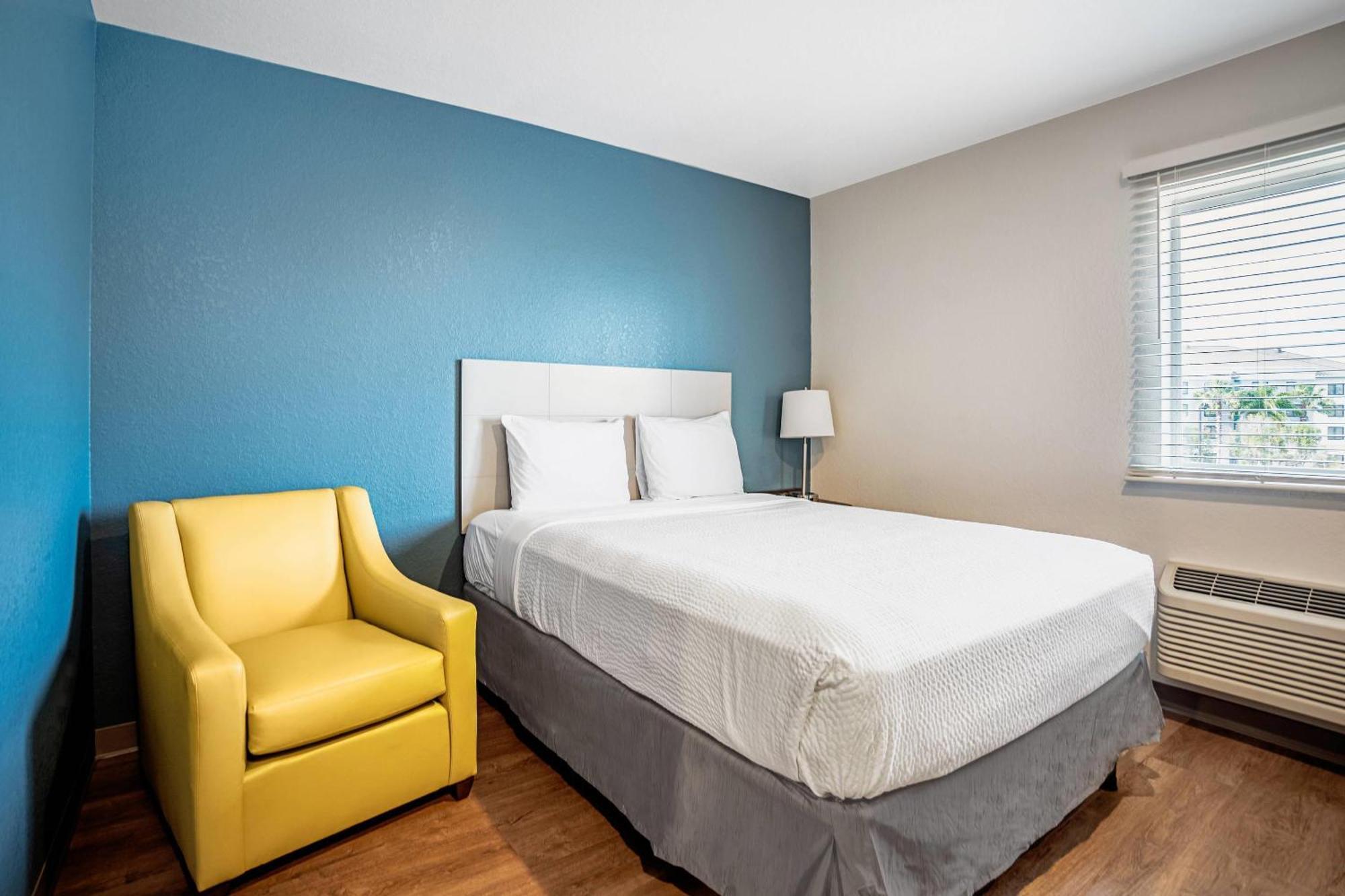 Woodspring Suites Naples Golden Gate Buitenkant foto